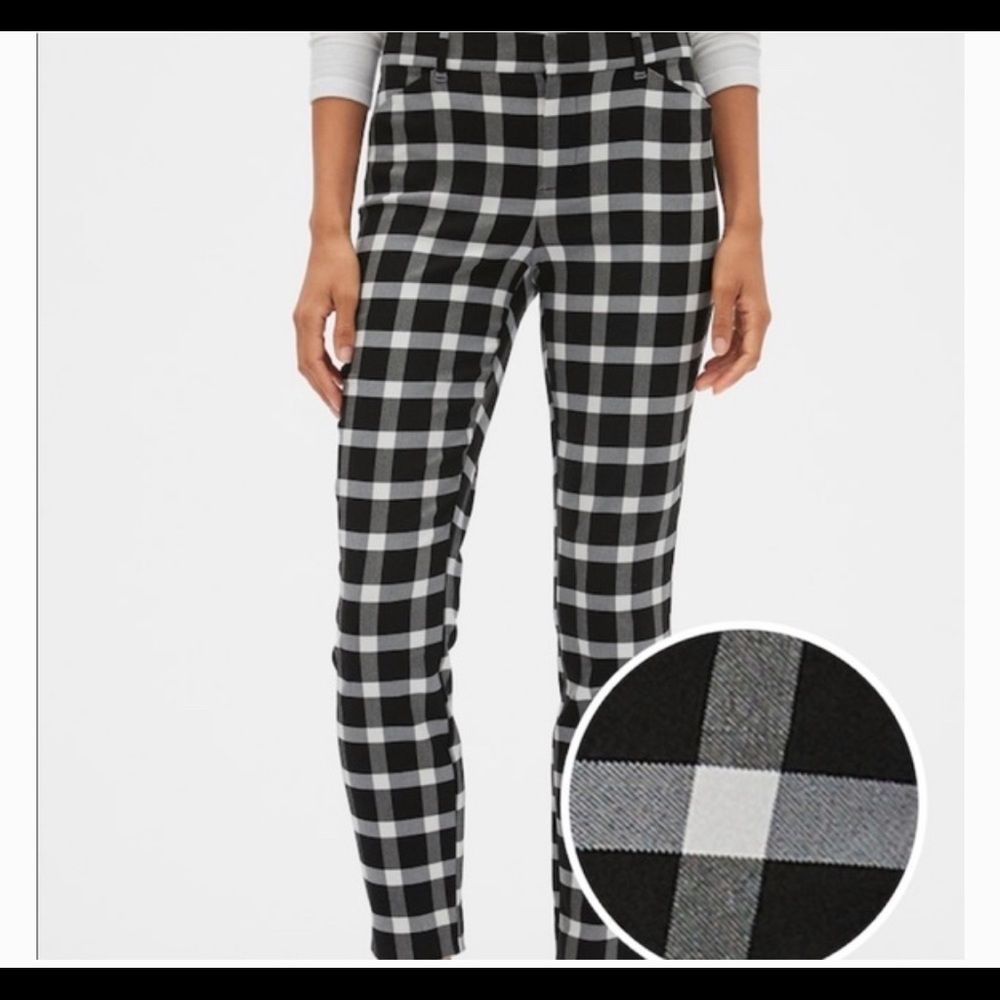 Gap Factory black & white buffalo plaid, stretchy ankle skinny trouser.